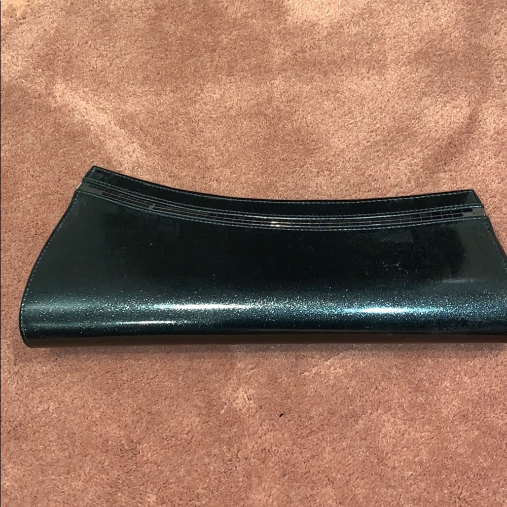 Shiny black clutch